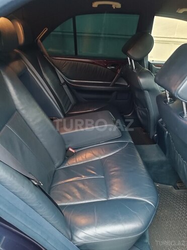 Mercedes E 240 1998, 398,000 km - 2.4 l - Bakı