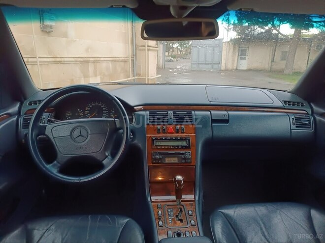 Mercedes E 240 1998, 398,000 km - 2.4 l - Bakı