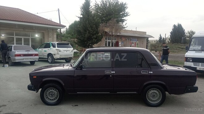 LADA (VAZ) 2107 2001, 255,000 km - 1.6 l - Salyan