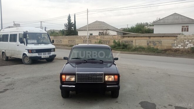 LADA (VAZ) 2107 2001, 255,000 km - 1.6 l - Salyan