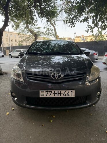 Toyota Auris 2010, 250,000 km - 1.4 l - Bakı