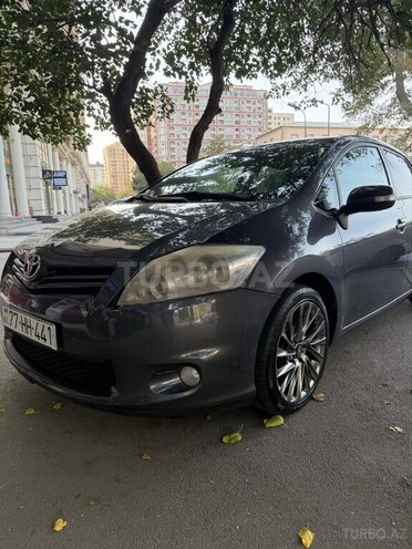 Toyota Auris 2010, 250,000 km - 1.4 l - Bakı