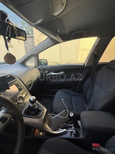 Toyota Auris 2010, 250,000 km - 1.4 l - Bakı