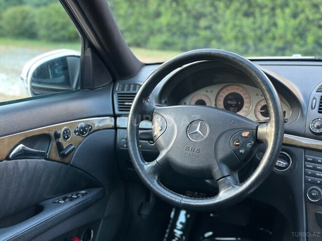 Mercedes E 320 2002, 269,900 km - 3.2 l - Bakı
