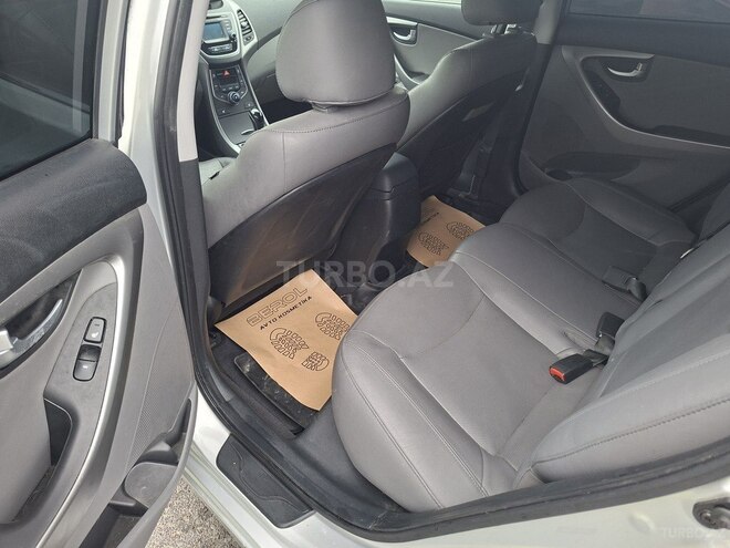Hyundai Elantra 2015, 130,357 km - 1.8 л - Bakı