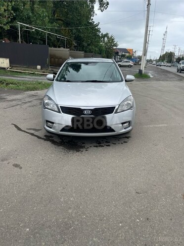 Kia Ceed 2010, 283,000 km - 1.6 л - Lənkəran