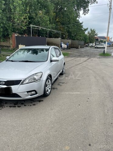 Kia Ceed 2010, 283,000 km - 1.6 л - Lənkəran