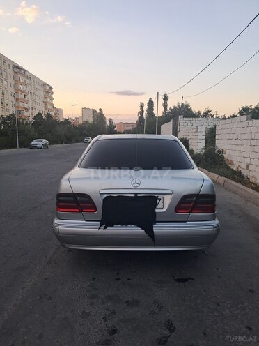 Mercedes E 220 1998, 484,496 km - 2.2 l - Bakı