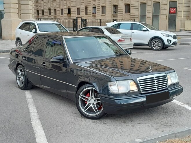 Mercedes E 220 1994, 235,000 km - 2.2 л - Sumqayıt