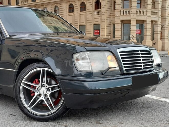 Mercedes E 220 1994, 235,000 km - 2.2 л - Sumqayıt