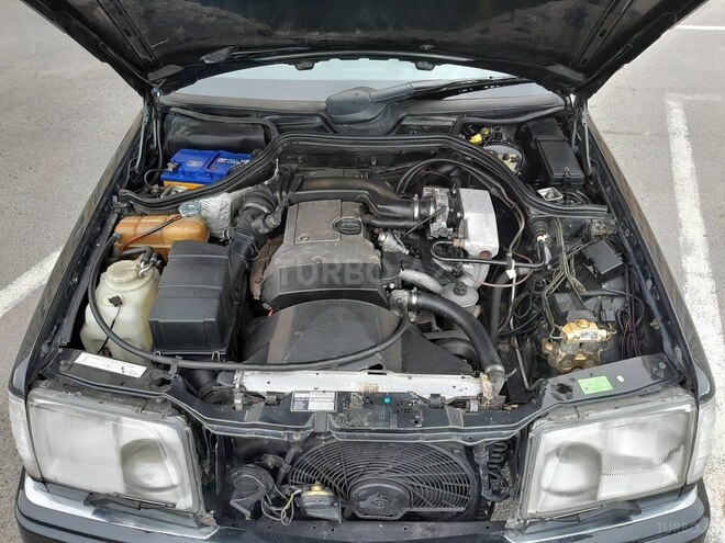 Mercedes E 220 1994, 235,000 km - 2.2 л - Sumqayıt