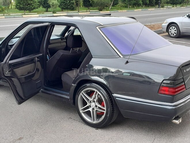 Mercedes E 220 1994, 235,000 km - 2.2 л - Sumqayıt