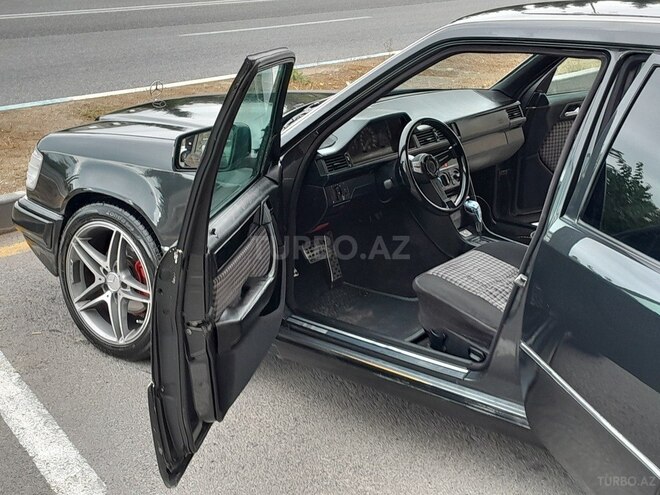 Mercedes E 220 1994, 235,000 km - 2.2 л - Sumqayıt