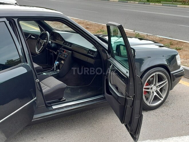 Mercedes E 220 1994, 235,000 km - 2.2 л - Sumqayıt