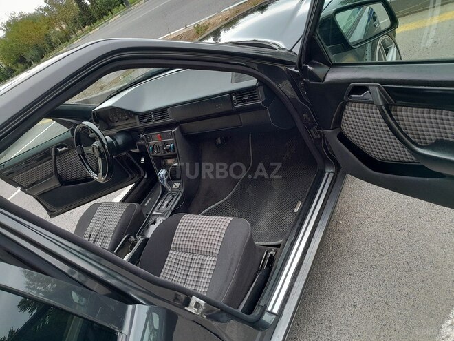 Mercedes E 220 1994, 235,000 km - 2.2 л - Sumqayıt