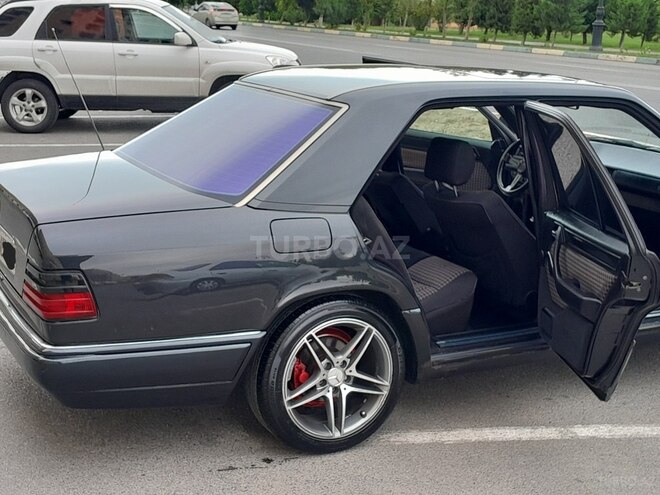 Mercedes E 220 1994, 235,000 km - 2.2 л - Sumqayıt