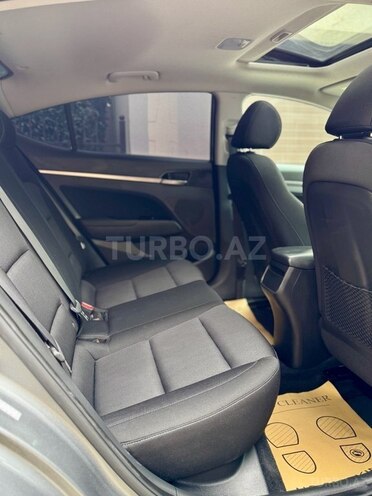 Hyundai Elantra 2017, 101,400 km - 2.0 l - Bakı