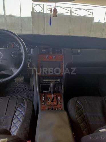 Mercedes E 220 1999, 382,000 km - 2.2 л - Masallı