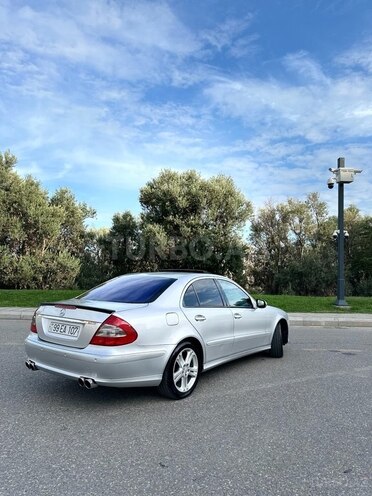 Mercedes E 240-4