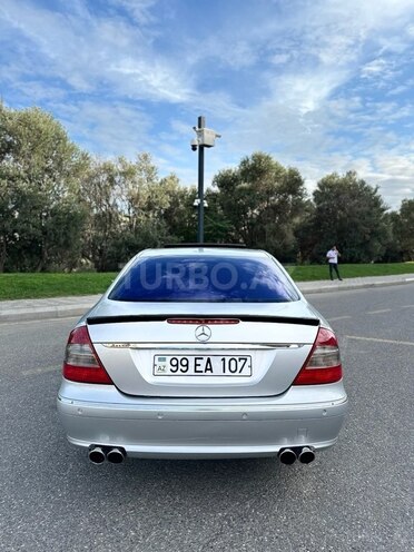 Mercedes E 240-5