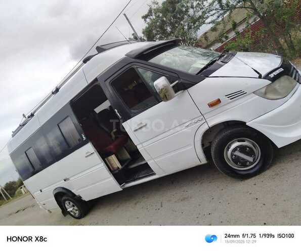 Mercedes Sprinter 413 2004, 453,628 km - 2.2 l - Biləsuvar