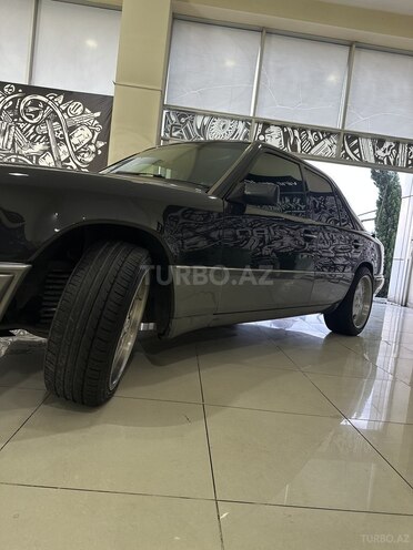 Mercedes E 220 1995, 430,000 km - 2.2 l - Bakı
