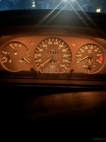Mercedes E 220 1995, 430,000 km - 2.2 l - Bakı