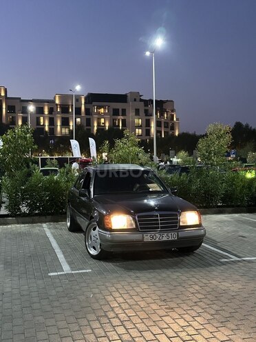 Mercedes E 220 1995, 430,000 km - 2.2 l - Bakı