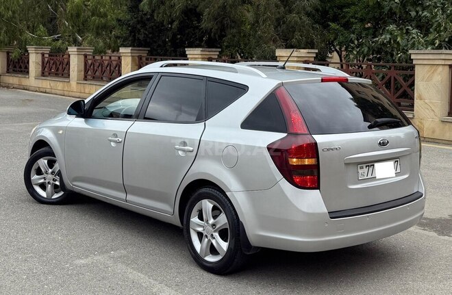 Kia  2008, 320,000 km - 1.6 l - Bakı