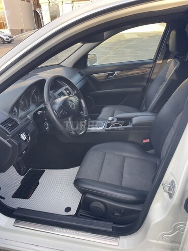 Mercedes C 250 2010, 175,148 km - 2.5 л - Bakı