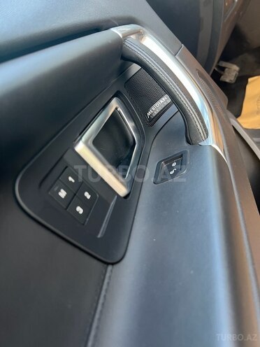 Land Rover Discovery Sport-8