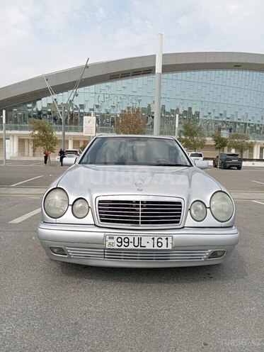 Mercedes E 200 1999, 280,000 km - 2.0 l - Bakı
