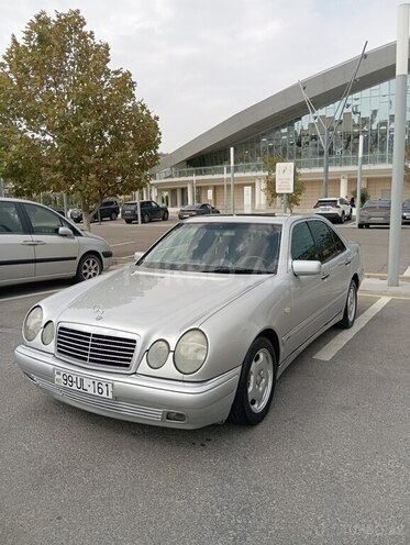 Mercedes E 200 1999, 280,000 km - 2.0 l - Bakı