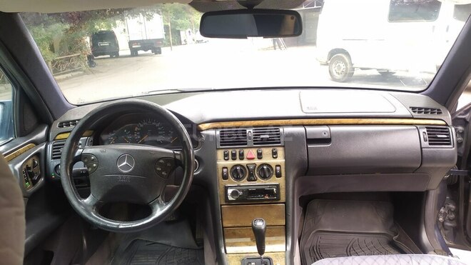 Mercedes E 230 1996, 300,400 km - 2.3 l - Bakı