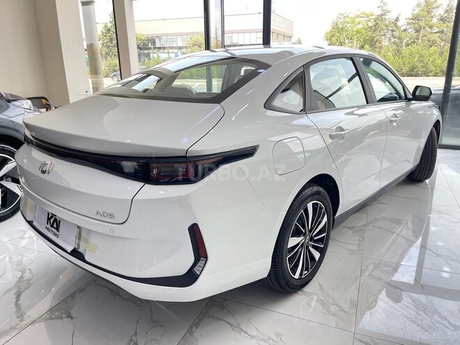 Changan Qiyuan A05-6