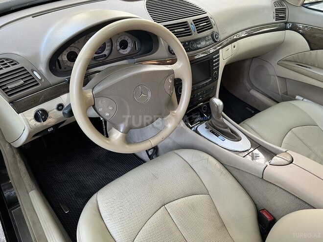 Mercedes E 320 2002, 285,000 km - 3.2 l - Bakı