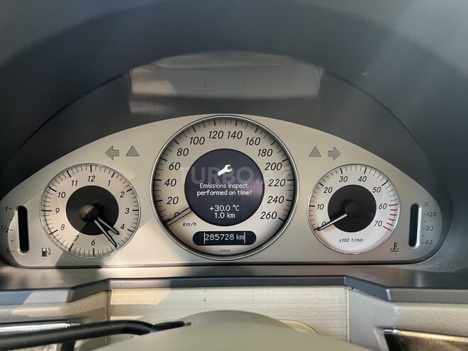 Mercedes E 320 2002, 285,000 km - 3.2 l - Bakı