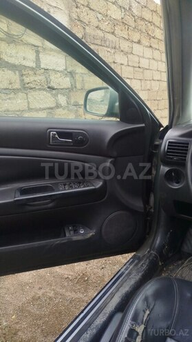 Volkswagen Passat 2002, 285,000 km - 1.8 l - Bakı