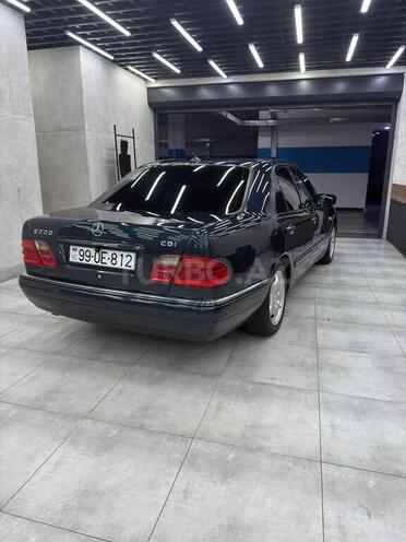 Mercedes E 220 1999, 662,687 km - 2.2 l - Bakı