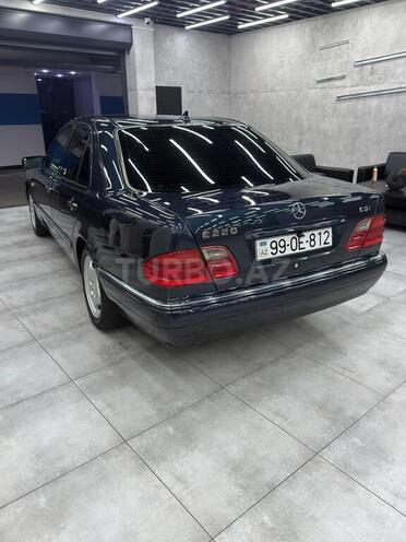 Mercedes E 220 1999, 662,687 km - 2.2 l - Bakı