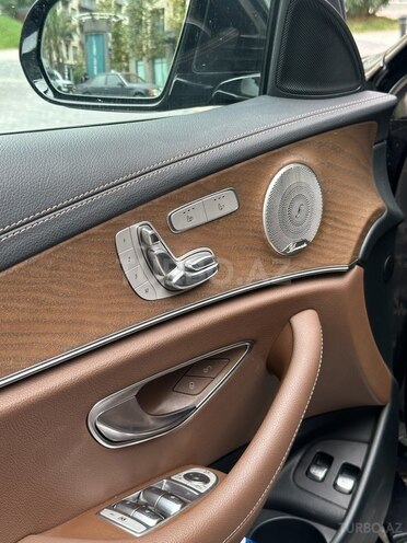Mercedes E 300 e 4MATIC 2021, 57,000 km - 2.0 l - Bakı