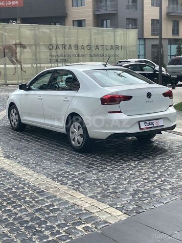Volkswagen Polo-4