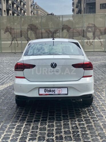 Volkswagen Polo-8