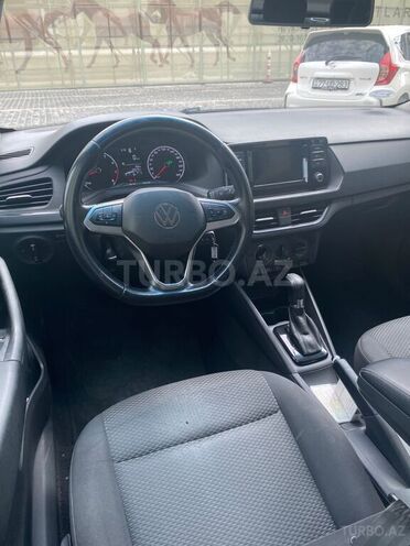 Volkswagen Polo-9