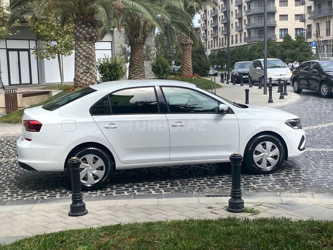 Volkswagen Polo-6