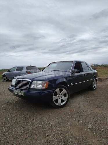 Mercedes E 200 1995, 352,741 km - 2.0 l - Füzuli