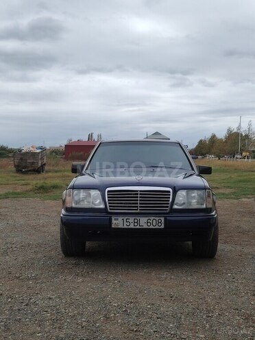 Mercedes E 200 1995, 352,741 km - 2.0 l - Füzuli