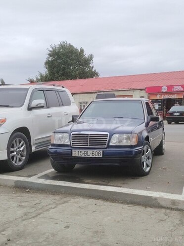 Mercedes E 200 1995, 352,741 km - 2.0 l - Füzuli