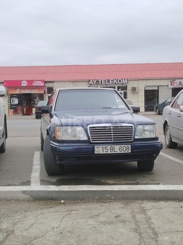 Mercedes E 200 1995, 352,741 km - 2.0 l - Füzuli