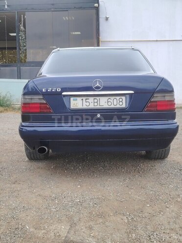 Mercedes E 200 1995, 352,741 km - 2.0 l - Füzuli